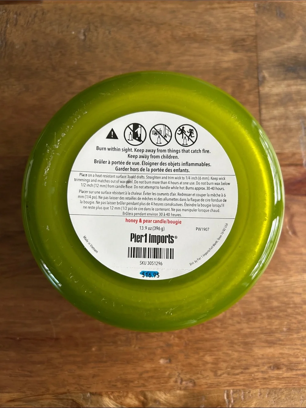 NWT Pier 1 Imports Honey & Pear 3-wick Scented Candle